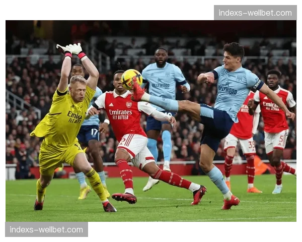 布伦特福德客场战术纪律严谨 长传反击体系有效应对高位压迫